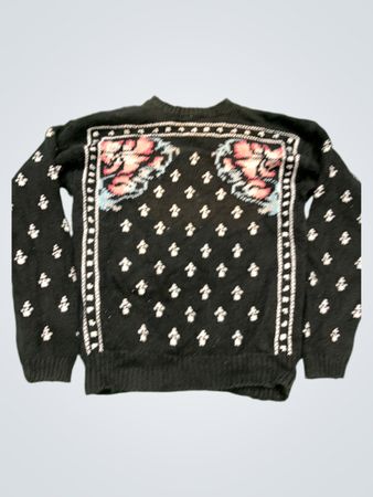 Schwarzer Strickpullover mit weißem und pinkem Design