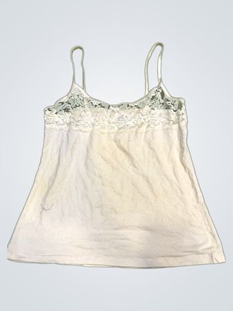 Weißes Top mit Spitzenbesatz