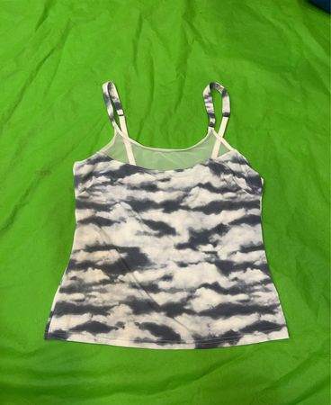 Cloud-Druck-Trägershirt