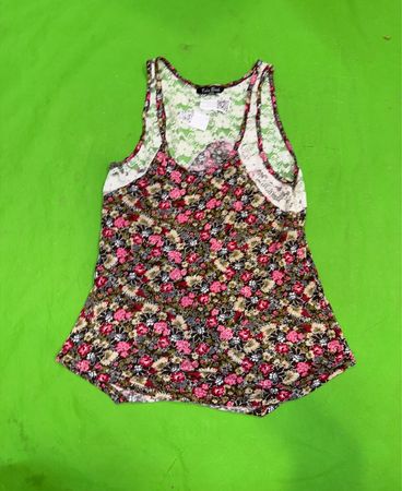 Très Bien USA Floral Lace Trim Tank Top
