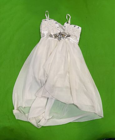 Weiße beaded verzierte Trägerkleid