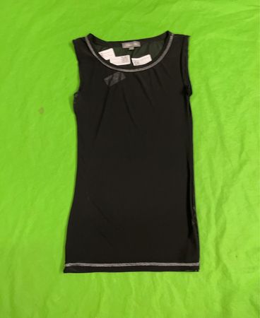 Clara Vidi Schwarzes Transparentes Ärmelloses Kleid mit Grauem Saum