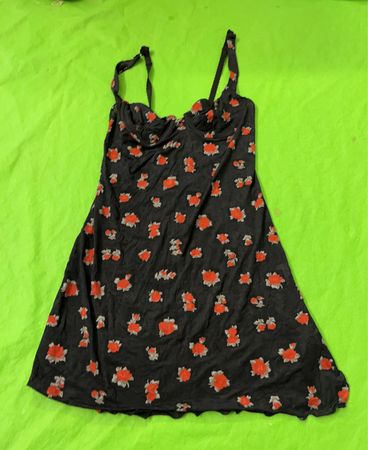 Schwarzes Floral Print Slip-Kleid