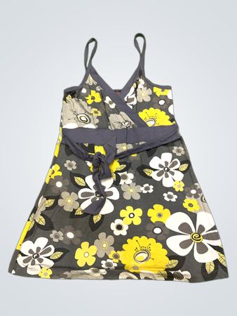Genießen Sie das Damenmode Kleid mit Blumenmuster