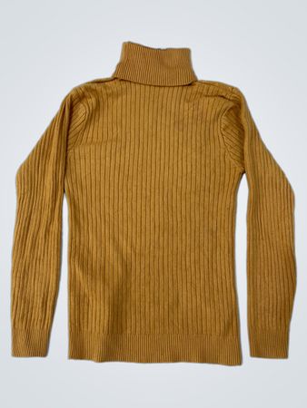 Gelber gerippter Rollkragensweater