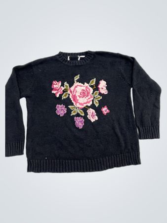 Schwarzer Pullover mit floralem Stickerei