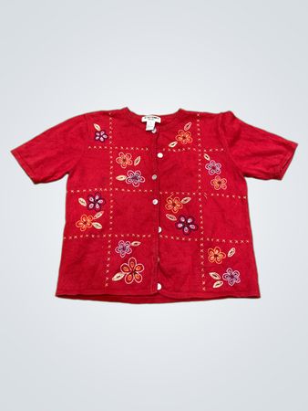 Alfred Dunner Petite Rotes Besticktes Floral Kurzärmeliges Hemd mit Knöpfen