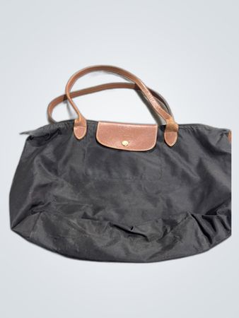 Borsa a spalla in nylon nera Longchamp con manici in pelle marrone