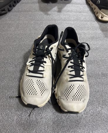 On Cloudmonster Sneakers