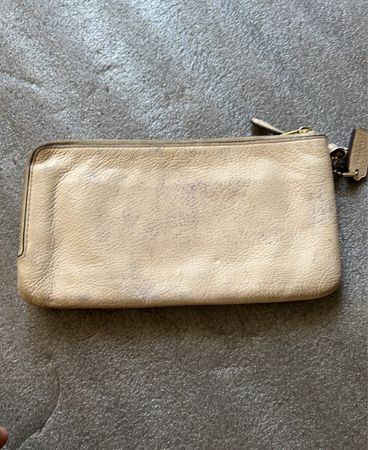 Chloé Beige Leather Clutch Bag