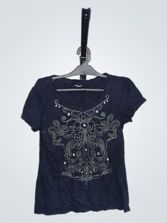 Style & Co Petite Schwarzes Verziertes T-Shirt