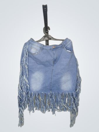 Denimrock mit Fransen