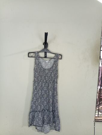 Sprachlos Blumendruck Midi Kleid
