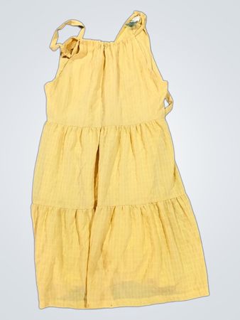 Gelbes gestuftes Kleid