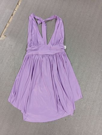Lila Halterneck-Kleid