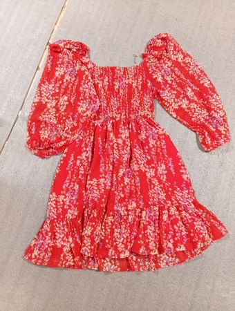Jollycode Rotes Blumenmuster Puffärmel Kleid