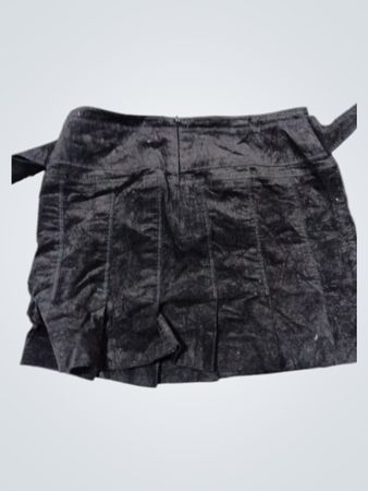 Schwarzer gefälteter Minirock