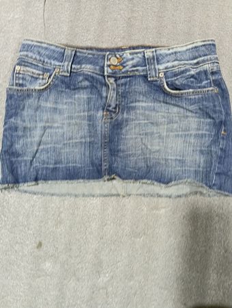 J.Lo Damen Denim Minirock mit verzierten Taschen