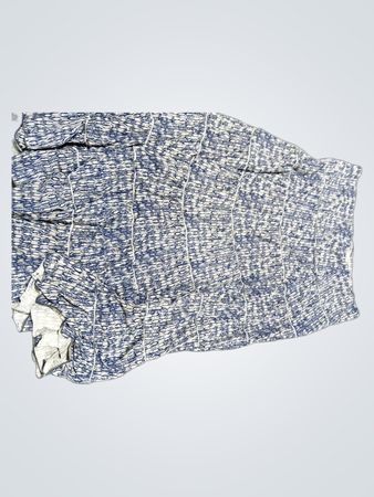 Blau und weiß gemustertes Gewebe