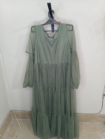 BALTIC BØRN Grünes gestuftes Maxikleid