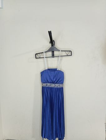 Sparkle & Fade Blau Perlenbesetztes Taillenkleid