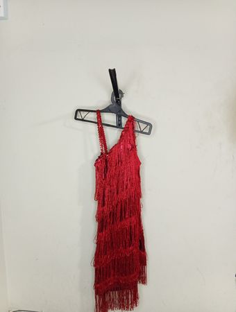 Rotes Fransenkleid