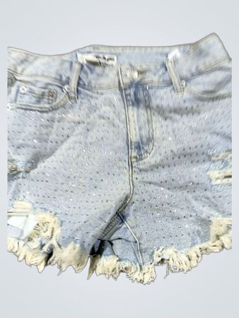 Verwaschene Denim-Shorts mit Strasssteinen