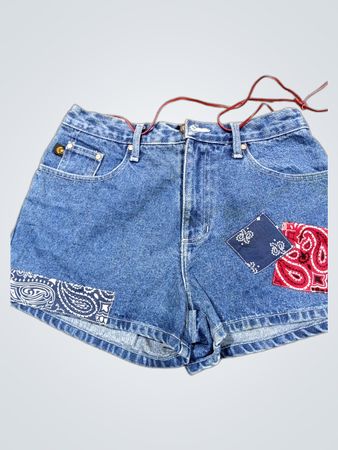 Denim-Shorts der zweiten Generation mit Bandana-Patches