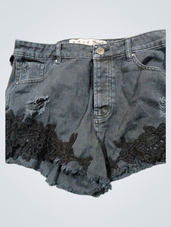 Denim Co. Schwarze Spitzendekorierte Denim-Shorts