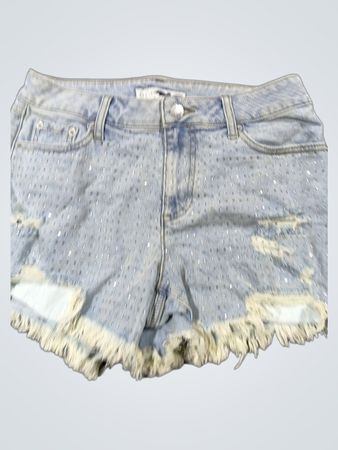 Jeansshorts mit Strasssteinen und ausgefranstem Saum