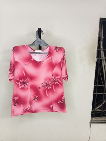 Rosa Blütenmuster T-Shirt