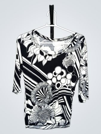 M&S Mode Schwarz und Weiß Blumenmuster Top
