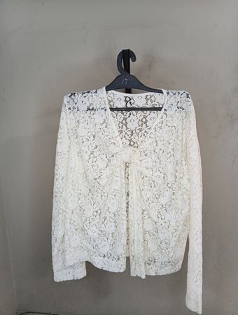 Weißer Spitzencardigan