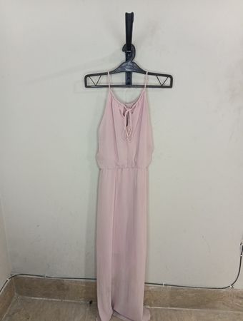 Rosa Maxikleid mit Bindedetail