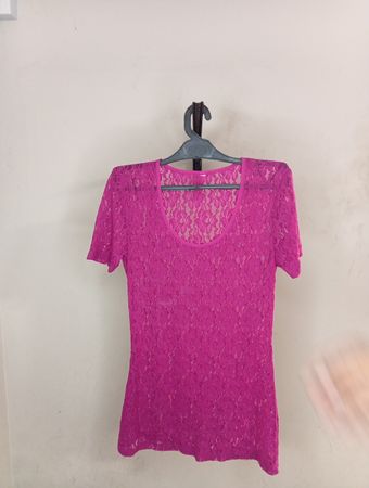Rosa Spitzen-T-Shirt