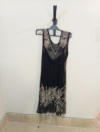 Schwarzes Perlen-Flapper-Kleid