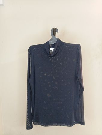 ON 34TH Schwarzes Mesh-Turtleneck-Oberteil
