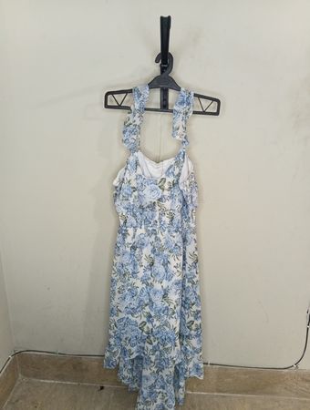 Blaues Blumenmuster Kleid