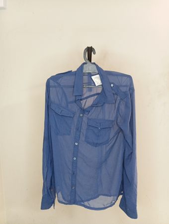 Abercrombie & Fitch Blau Transparente Bluse mit Knopfleiste