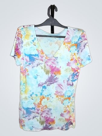 Liz Claiborne Floral V-Neck T-Shirt
