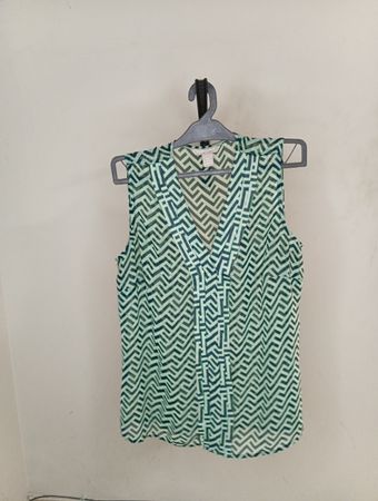 Banana Republic Ärmellose geometrische Druckbluse