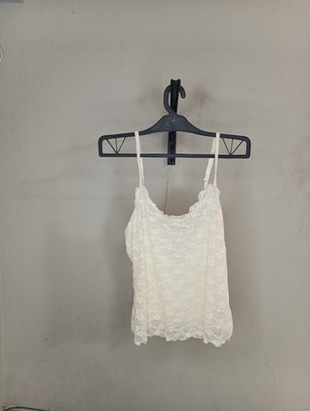 Weißes Spitzen-Cami