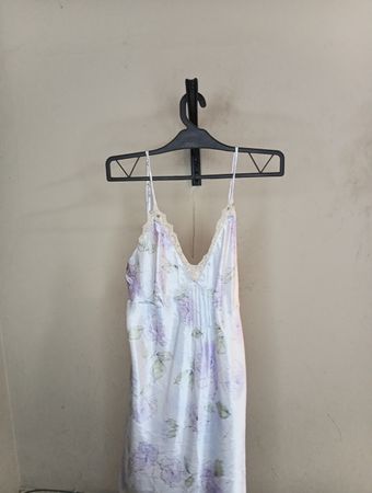 Satin Blumenkleid