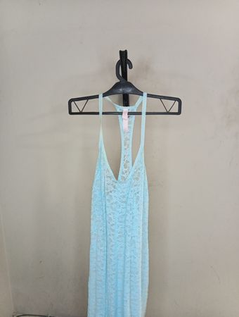 Hellblaues Spitzen-Maxi-Kleid