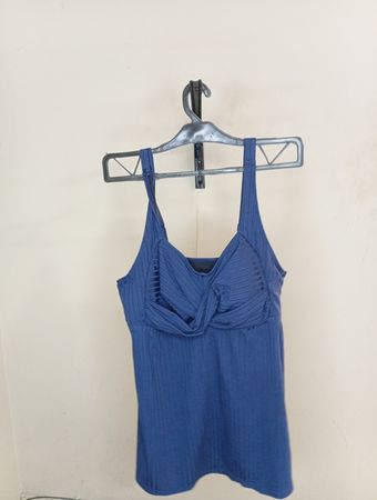 Blaues Tanktop