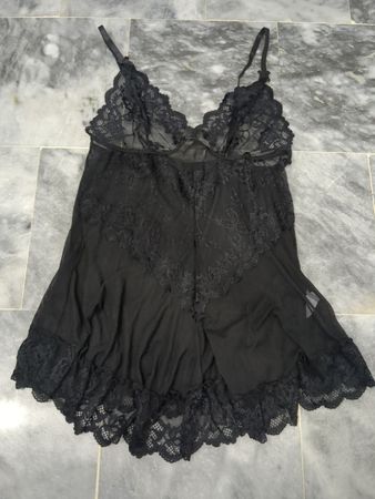 Schwarze Spitzen-Chemise