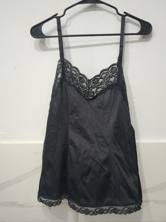 Schwarzer Spitzenbesatz Slip 10/32