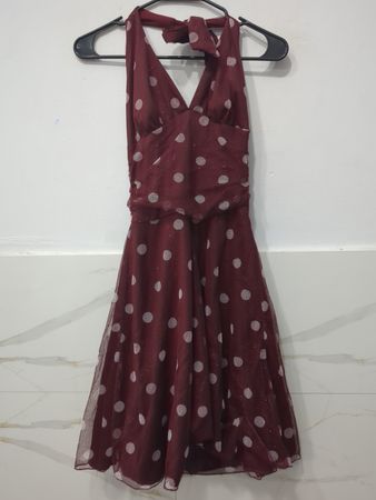 Reby Rox Neckholder-Kleid mit Punkten