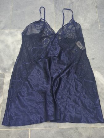In Bloom von Jonquil Navy Nachthemd mit Spitzenbesatz