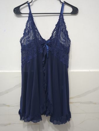 Damen-Nachthemd in Blau mit Spitzenbesatz